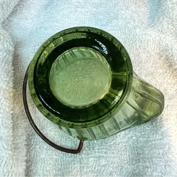 VINTAGE GREEN GLASS COAL SKUTTLE ASH TRAYS OR TOOTHPICK HOLDER W/ HANDLE - Picture 4 of 4